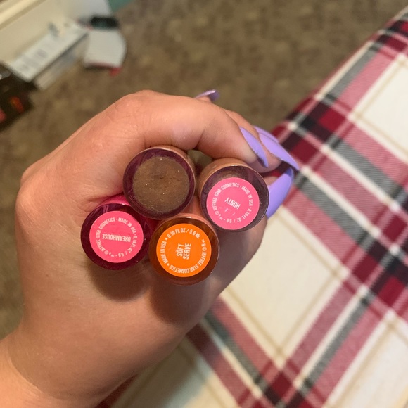 Kylie cosmetics And JSC - Picture 3 of 3